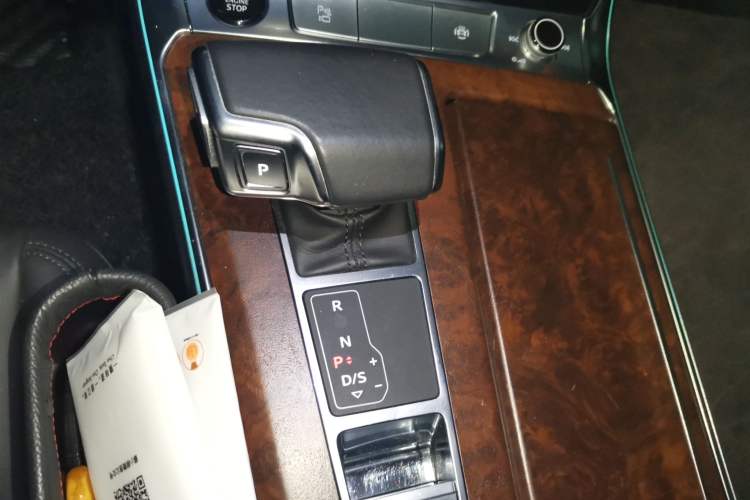 Used Audi A6 2021 allroad quattro Explorer 55 TFSI Prestige Off-Road Model Gear Lever