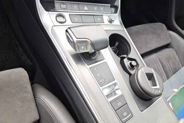 Used Audi A6 2021 Avant Avant-garde 45 TFSI Prestige Dynamic Edition Gear Lever