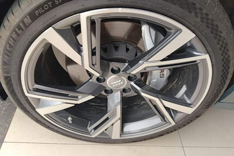 Used Audi A6 2021 allroad quattro Explorer 55 TFSI Prestige Off-Road Model Left Front Wheel Hub