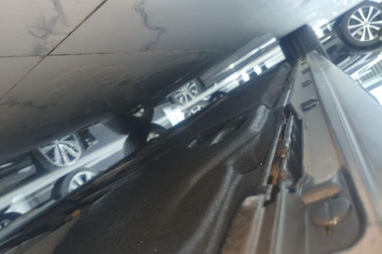 Used Audi A6 2021 allroad quattro Explorer 55 TFSI Prestige Off-Road Model Left Side Sill