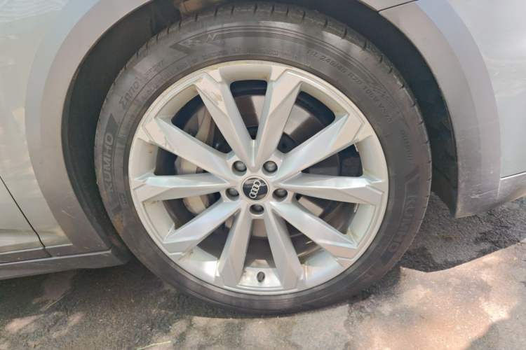 Used Audi A6 2021 allroad quattro Explorer 55 TFSI Prestige Off-Road Model Right Front Wheel Hub