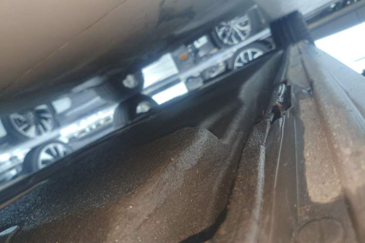 Used Audi A6 2021 allroad quattro Explorer 55 TFSI Prestige Off-Road Model Right Side Sill