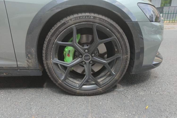 Used Audi A6 2021 allroad quattro Explorer 55 TFSI Adventure Edition Right Front Wheel Hub