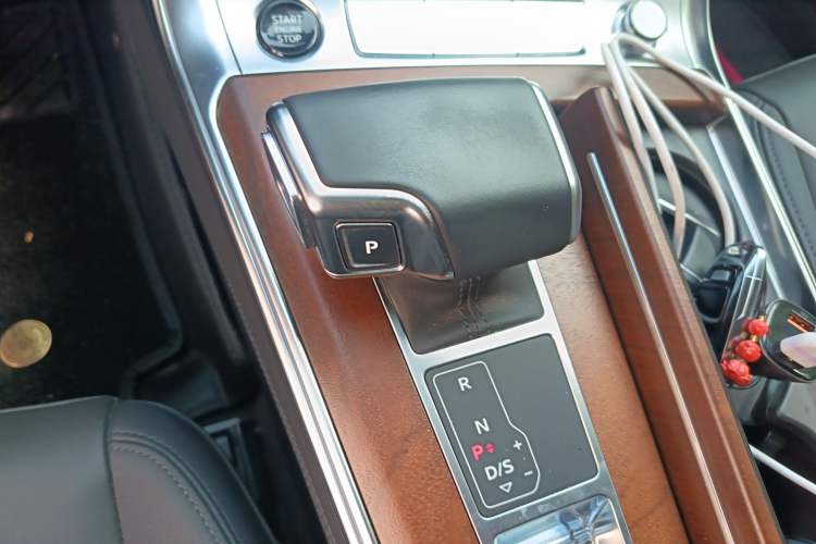 Used Audi A6 2021 allroad quattro Explorer 55 TFSI Prestige Off-Road Model Gear Lever