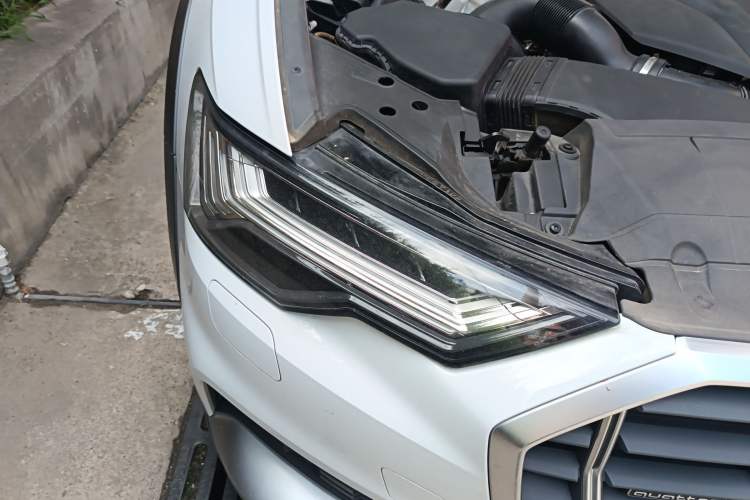 Used Audi A6 2021 allroad quattro Explorer 55 TFSI Prestige Off-Road Model Right Front Headlight