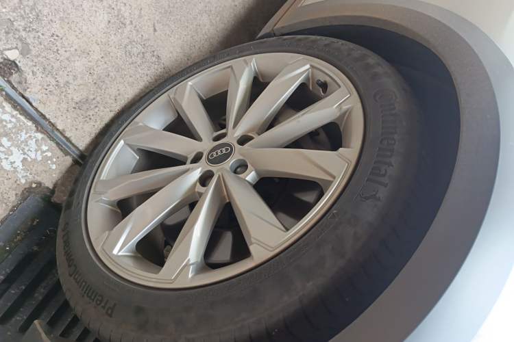 Used Audi A6 2021 allroad quattro Explorer 55 TFSI Prestige Off-Road Model Right Front Wheel Hub
