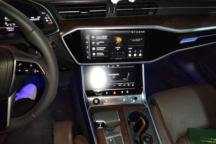 Used Audi A6 2022 allroad quattro Explorer 55 TFSI Prestige Off-Road Model Audio And AC Panel