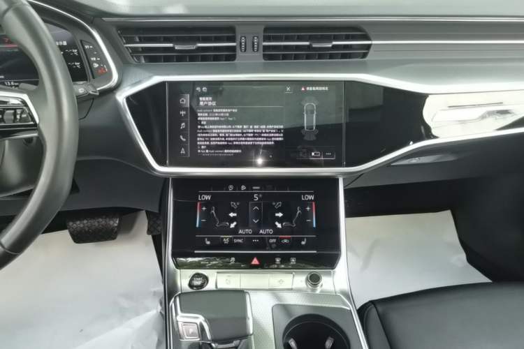 Used Audi A6 2022 allroad quattro Explorer 55 TFSI Prestige Off-Road Model Audio And AC Panel