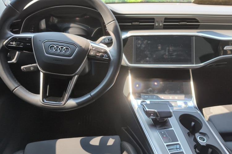 Used Audi A6 2022 Avant Futurist 45 TFSI Prestige Dynamic Edition Center Console
