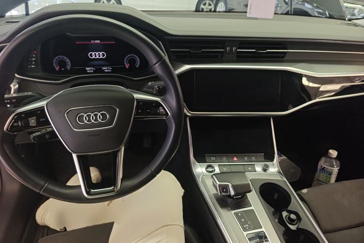 Used Audi A6 2022 Avant Futurist 45 TFSI Prestige Dynamic Edition Center Console