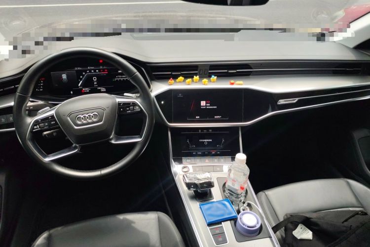 Used Audi A6 2022 Avant Futurist 40 TFSI Luxury Dynamic Model Center Console