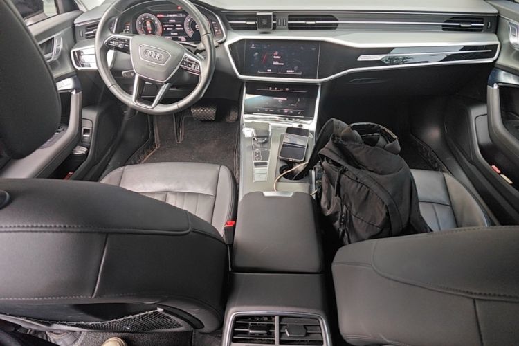 Used Audi A6 2022 allroad quattro Explorer 55 TFSI Prestige Off-Road Model Center Console