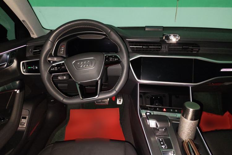 Used Audi A6 2022 allroad quattro Explorer 55 TFSI Prestige Off-Road Model Center Console