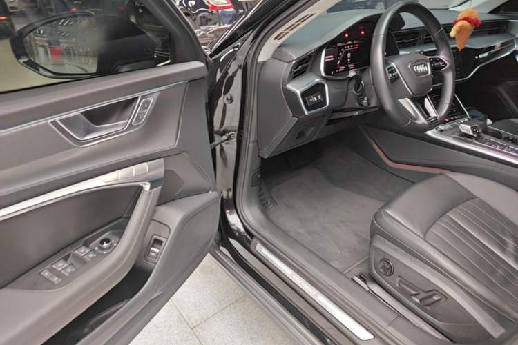 Used Audi A6 2022 allroad quattro Explorer 55 TFSI Prestige Off-Road Model Driver Seat