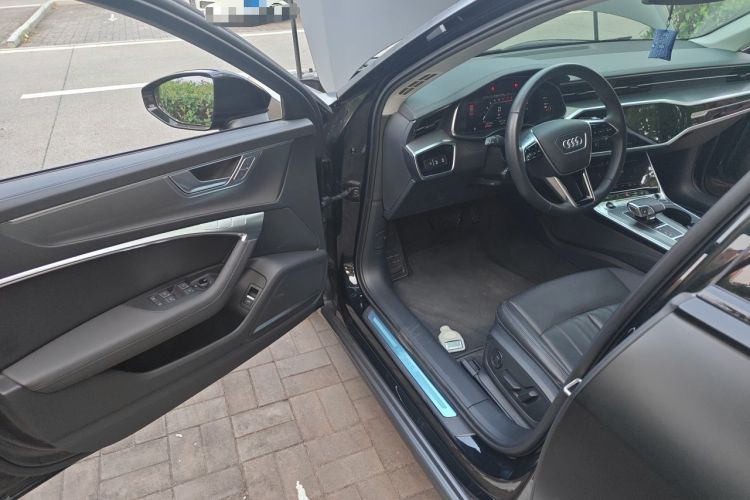 Used Audi A6 2022 allroad quattro Explorer 55 TFSI Prestige Off-Road Model Driver Seat