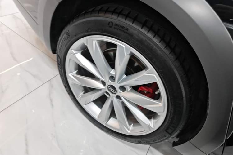 Used Audi A6 2022 allroad quattro Explorer 55 TFSI Prestige Off-Road Model Exterior 5