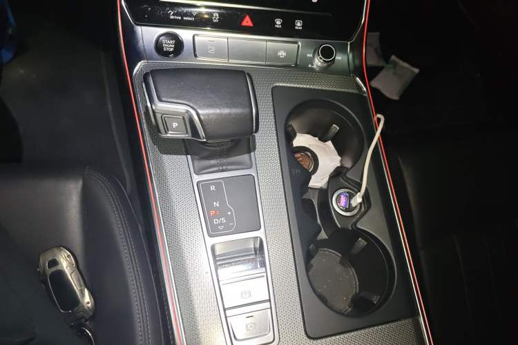 Used Audi A6 2022 allroad quattro Explorer 55 TFSI Prestige Off-Road Model Gear Lever