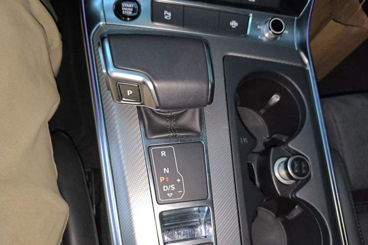 Used Audi A6 2022 Avant Futurist 45 TFSI Prestige Dynamic Edition Gear Lever