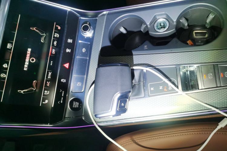 Used Audi A6 2022 allroad quattro Explorer 55 TFSI Prestige Off-Road Model Gear Lever