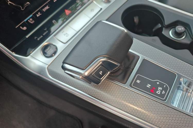 Used Audi A6 2022 allroad quattro Explorer 55 TFSI Prestige Off-Road Model Gear Lever