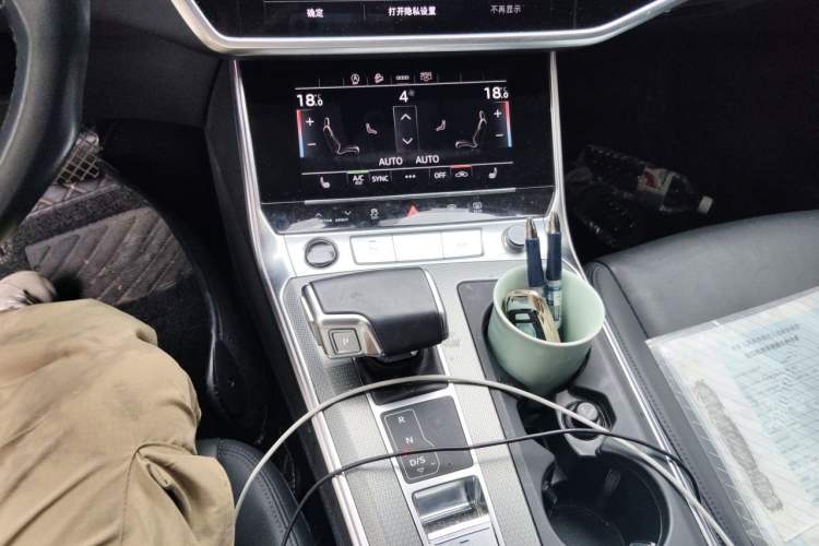 Used Audi A6 2022 allroad quattro Explorer 55 TFSI Prestige Off-Road Model Gear Lever