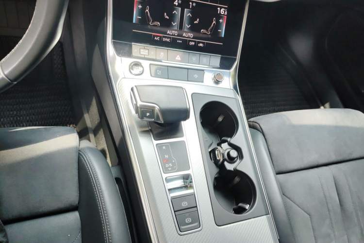 Used Audi A6 2022 Avant Futurist 45 TFSI Prestige Dynamic Edition Gear Lever