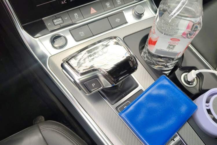 Used Audi A6 2022 Avant Futurist 40 TFSI Luxury Dynamic Model Gear Lever
