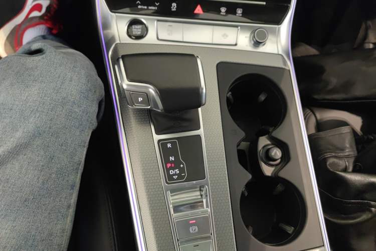 Used Audi A6 2022 allroad quattro Explorer 55 TFSI Prestige Off-Road Model Gear Lever