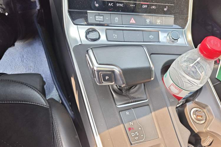 Used Audi A6 2022 Avant Futurist 45 TFSI Prestige Dynamic Edition Gear Lever