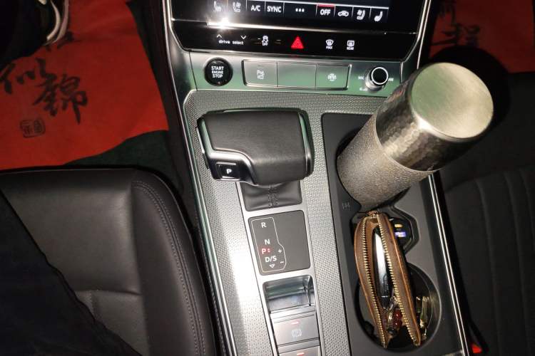 Used Audi A6 2022 allroad quattro Explorer 55 TFSI Prestige Off-Road Model Gear Lever