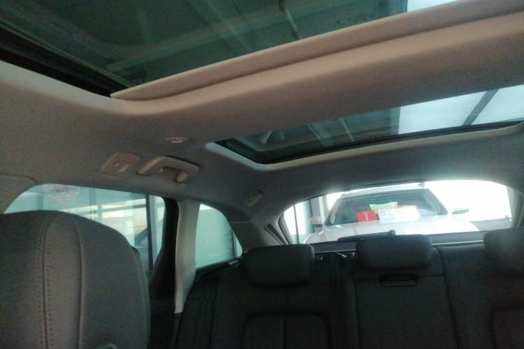 Used Audi A6 2022 allroad quattro Explorer 55 TFSI Prestige Off-Road Model Headliner