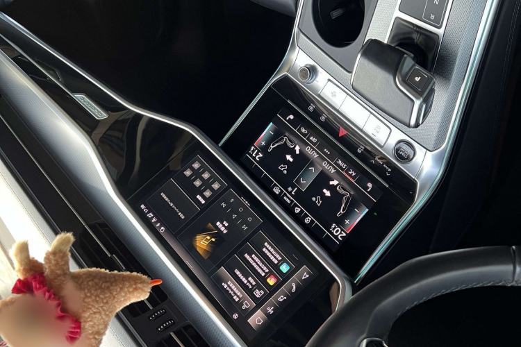 Used Audi A6 2022 allroad quattro Explorer 55 TFSI Prestige Off-Road Model Interior 3
