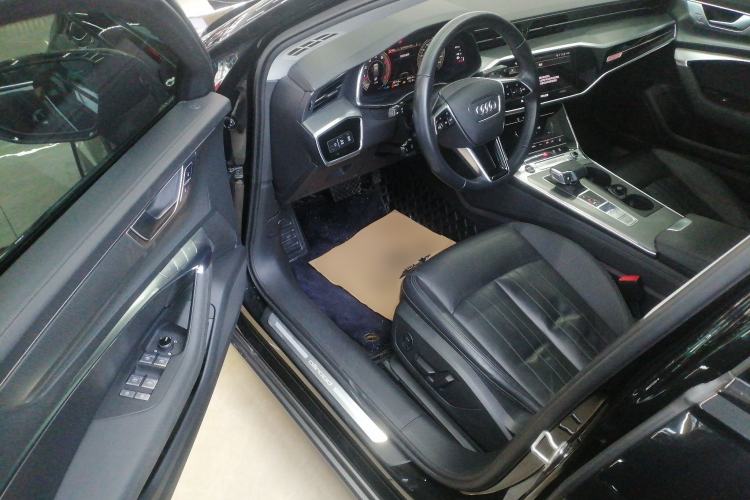 Used Audi A6 2022 allroad quattro Explorer 55 TFSI Prestige Off-Road Model Interior 3