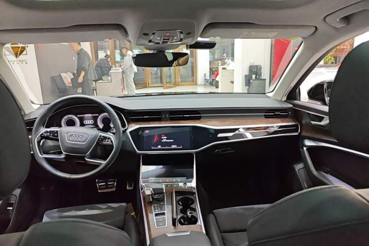 Used Audi A6 2022 Avant Futurist 45 TFSI Prestige Dynamic Edition Interior 3