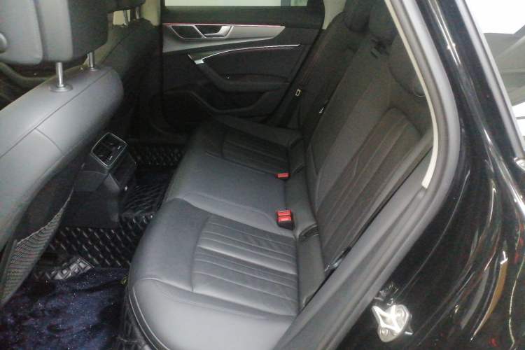 Used Audi A6 2022 allroad quattro Explorer 55 TFSI Prestige Off-Road Model Interior 4