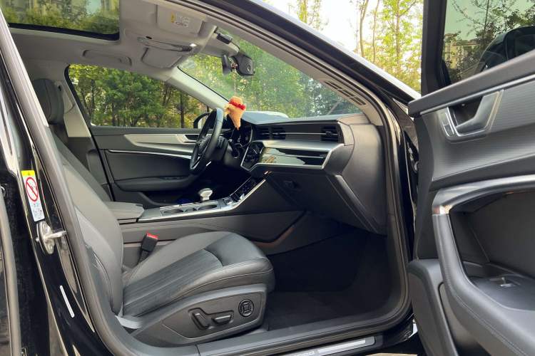 Used Audi A6 2022 allroad quattro Explorer 55 TFSI Prestige Off-Road Model Interior 5