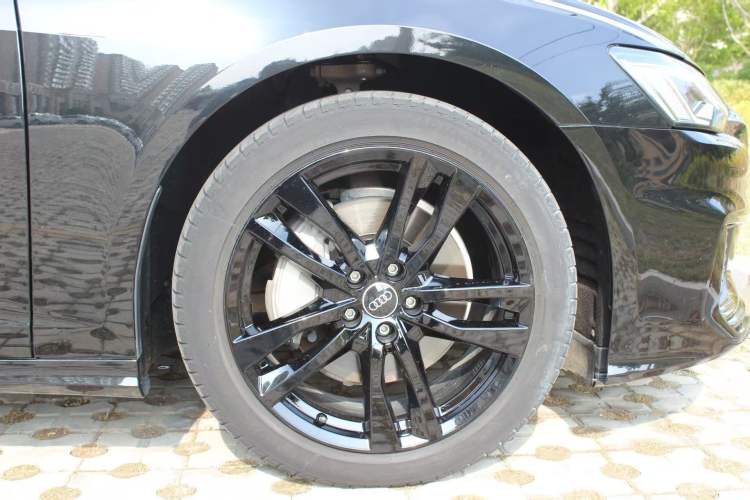 Used Audi A6 2022 Avant Futurist 45 TFSI Prestige Dynamic Edition Left Front Wheel Hub