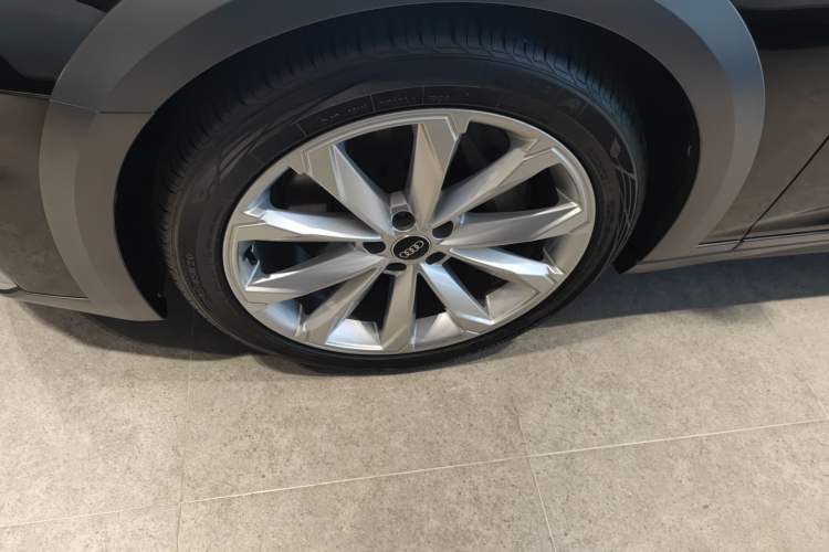 Used Audi A6 2022 allroad quattro Explorer 55 TFSI Prestige Off-Road Model Left Front Wheel Hub