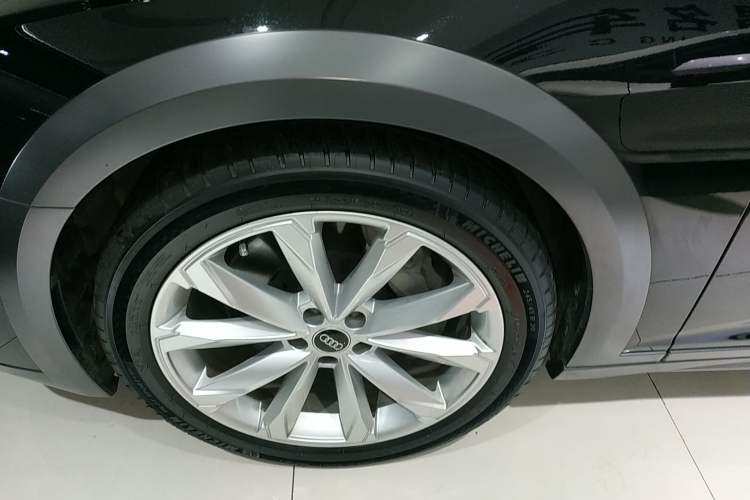 Used Audi A6 2022 allroad quattro Explorer 55 TFSI Prestige Off-Road Model Left Front Wheel Hub