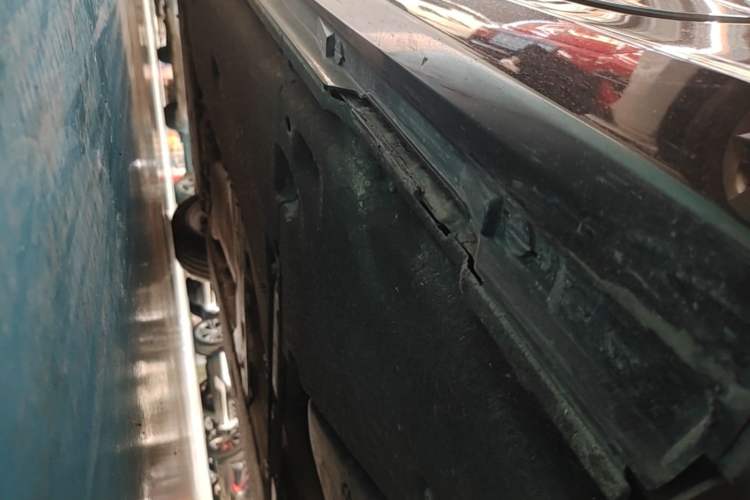 Used Audi A6 2022 Avant Futurist 45 TFSI Prestige Dynamic Edition Left Side Sill
