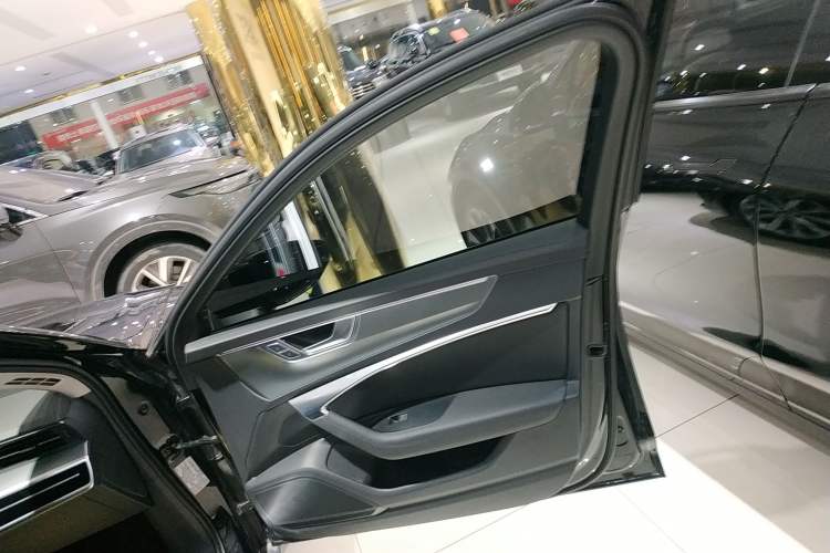 Used Audi A6 2022 allroad quattro Explorer 55 TFSI Prestige Off-Road Model Right Front Door Interior