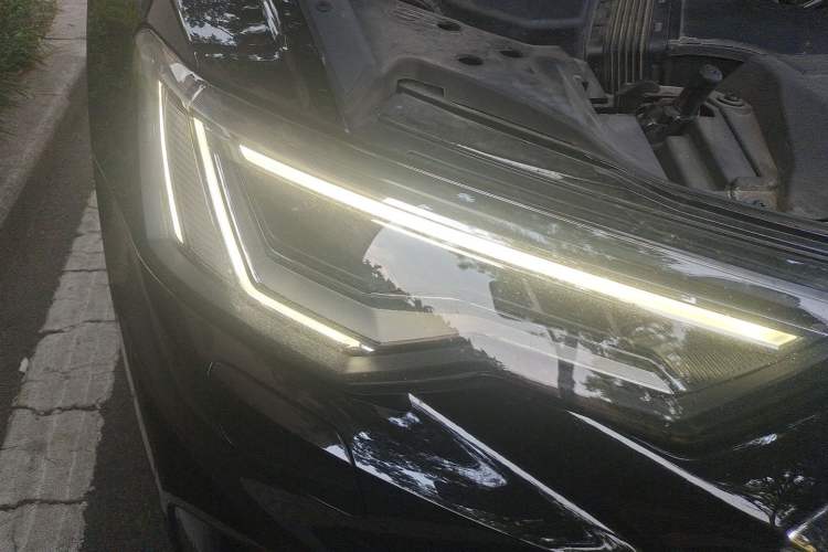 Used Audi A6 2022 Avant Futurist 40 TFSI Luxury Dynamic Model Right Front Headlight