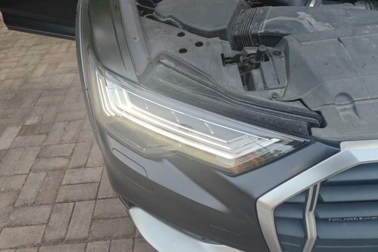 Used Audi A6 2022 allroad quattro Explorer 55 TFSI Prestige Off-Road Model Right Front Headlight