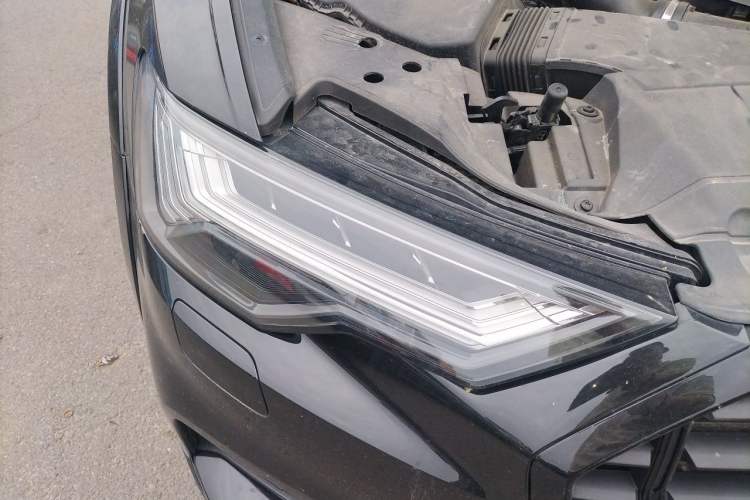 Used Audi A6 2022 allroad quattro Explorer 55 TFSI Prestige Off-Road Model Right Front Headlight