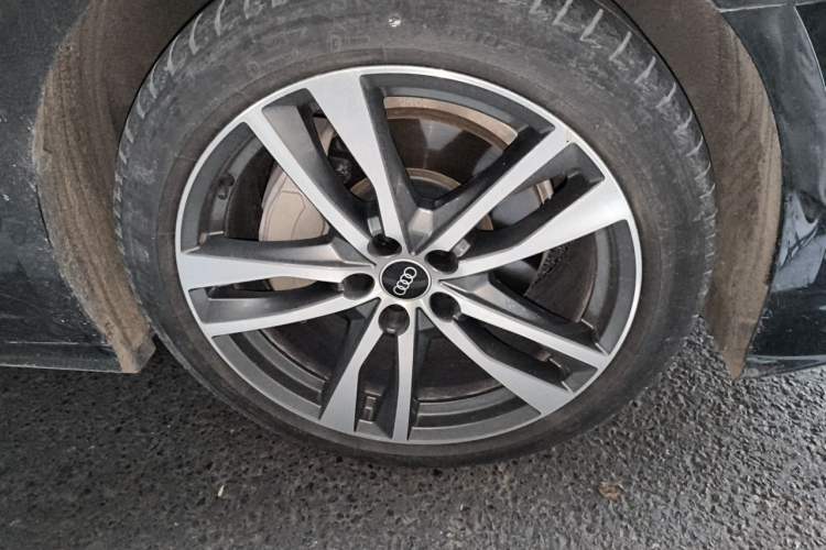 Used Audi A6 2022 Avant Futurist 45 TFSI Prestige Dynamic Edition Right Front Wheel Hub