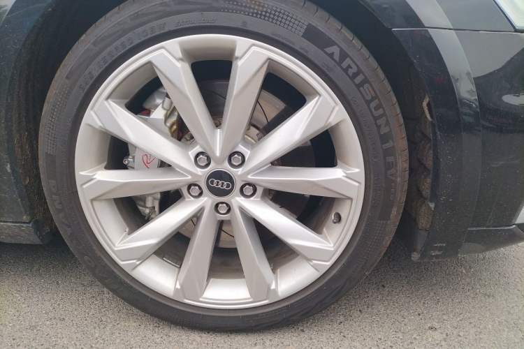 Used Audi A6 2022 allroad quattro Explorer 55 TFSI Prestige Off-Road Model Right Front Wheel Hub