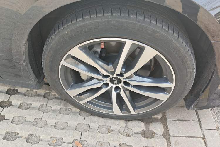 Used Audi A6 2022 Avant Futurist 45 TFSI Prestige Dynamic Edition Right Front Wheel Hub
