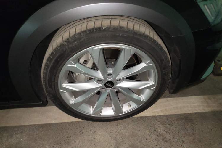 Used Audi A6 2022 allroad quattro Explorer 55 TFSI Prestige Off-Road Model Right Front Wheel Hub