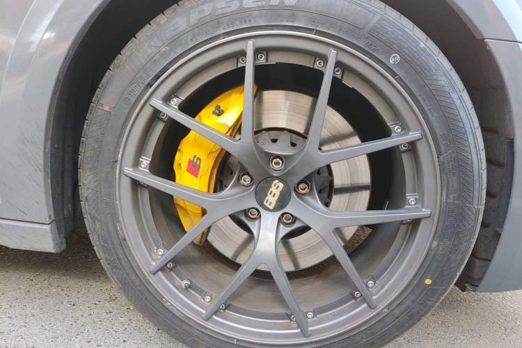 Used Audi A6 2022 allroad quattro Explorer 55 TFSI Prestige Off-Road Model Right Front Wheel Hub