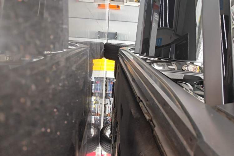Used Audi A6 2022 allroad quattro Explorer 55 TFSI Prestige Off-Road Model Right Side Sill